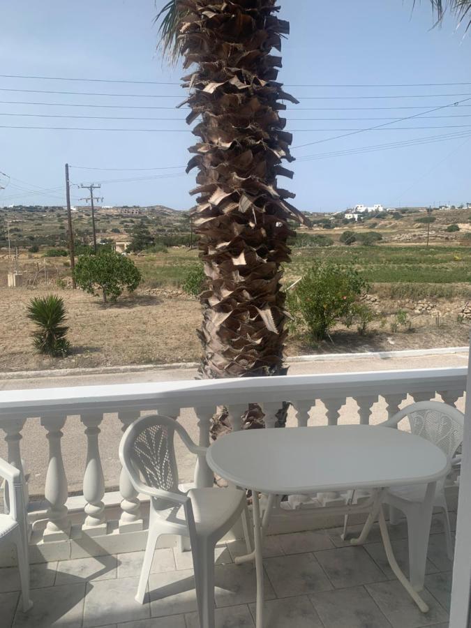 Two Palm Trees Apartamento Adamantas  Exterior foto